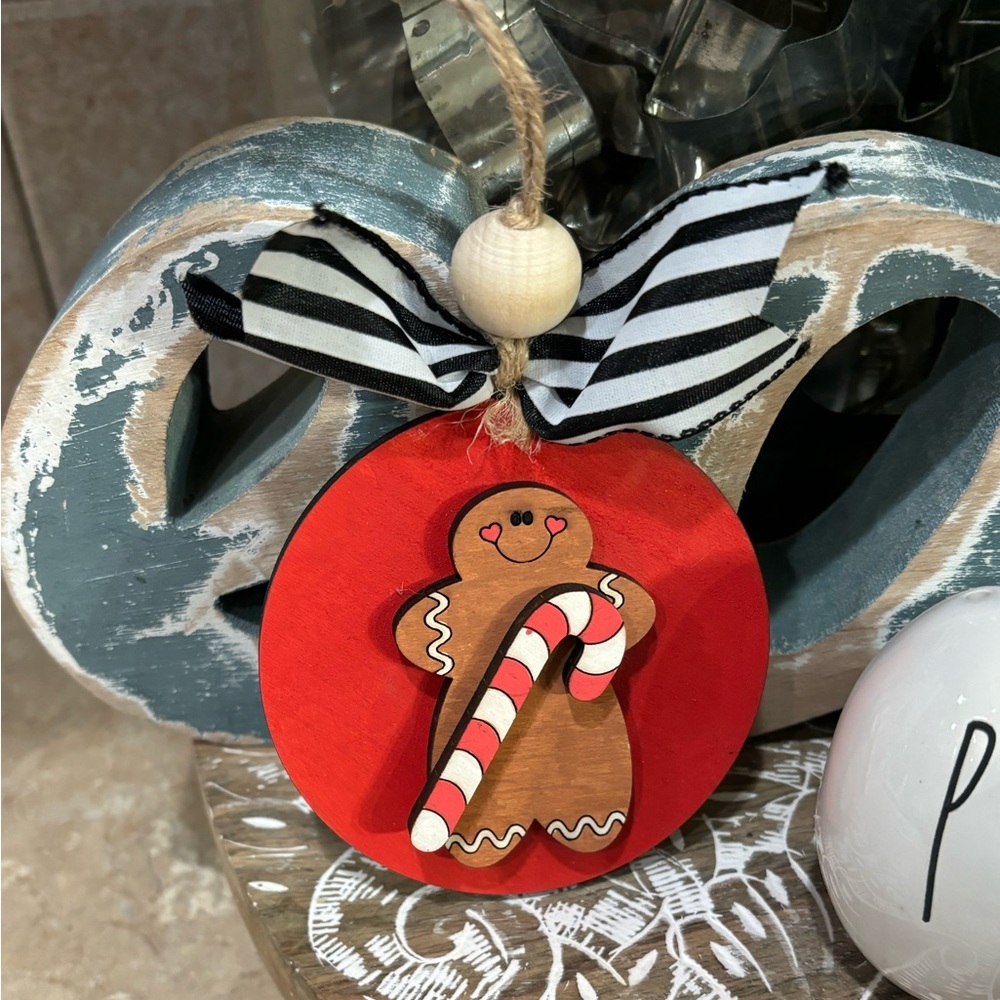 ✂️New Wood Ornament - Gingerbread Man✂️